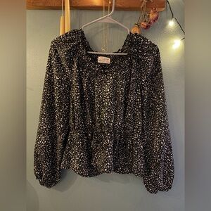Universal Thread Black and White Blouse